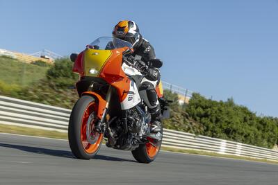 Yamaha XSR900 GP: la videoscheda tecnica per sapere tutto di lei [VIDEO]