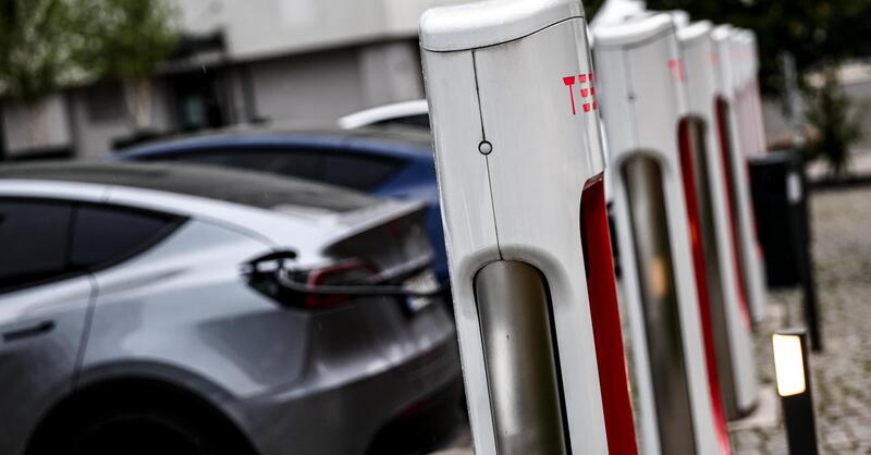 Con la guerra in Iran aumentano le vendite di EV: cos&igrave; l'Austria &egrave; diventato il &ldquo;laboratorio europeo&rdquo; delle auto elettriche