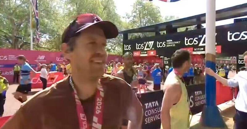 Sotto le 3 ore alla prima maratona: Sebastian Vettel compie l'impresa (col cuore rivolto alla F1)