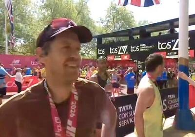 Sotto le 3 ore alla prima maratona: Sebastian Vettel compie l'impresa (col cuore rivolto alla F1)