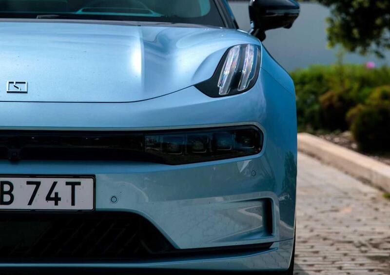 Zeekr 001 (2026-->>) (11)