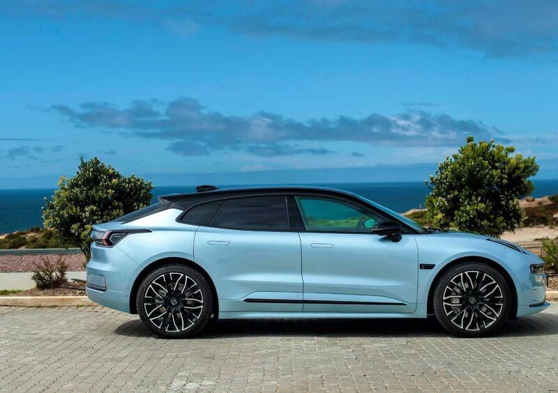 Zeekr 001 (2026-->>) (2)