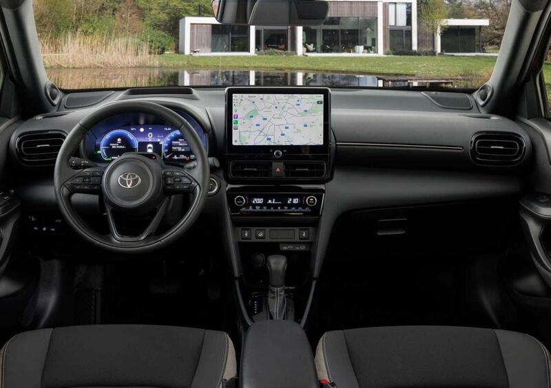 Toyota Yaris Cross (2021-->>) (10)