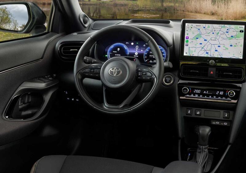 Toyota Yaris Cross (2021-->>) (11)