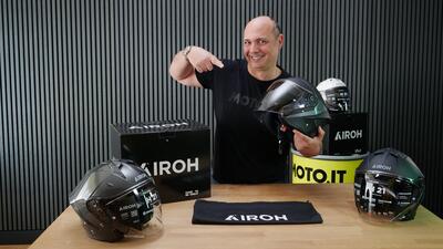 Recensito Airoh H21, il jet premium che punta su leggerezza, aerazione e comfort [VIDEO]