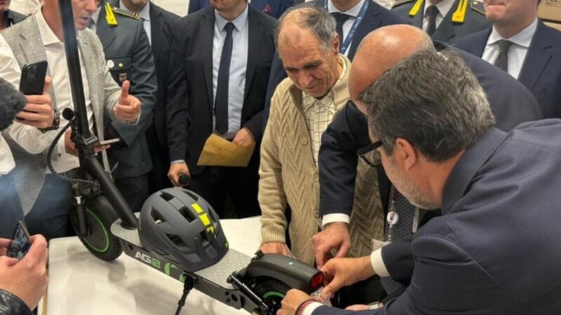 Il ministro Salvini: &ldquo;Casco, targa e assicurazione per i monopattini. Per il bene di tutti&rdquo;