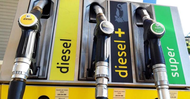 Carburanti, maxi taglio sul diesel: Eni abbassa i prezzi fino a 7,5 centesimi al litro