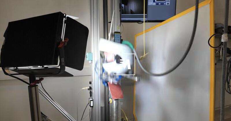 Il nostro viaggio nella rivoluzione silenziosa che ti salva la vita in moto [VIDEO]