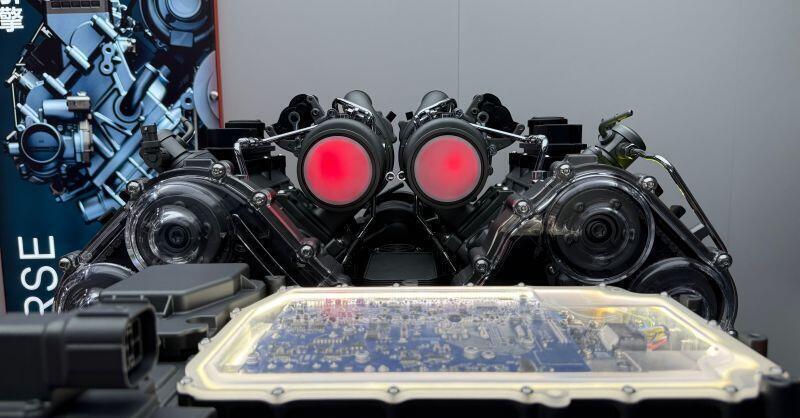 La Cina cambia le regole dell&rsquo;auto: al Salone di Pechino 2026 torna protagonista il motore termico