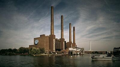 Volkswagen stringe le viti sui benefit aziendali: i dipendenti dovranno passare all'elettrico