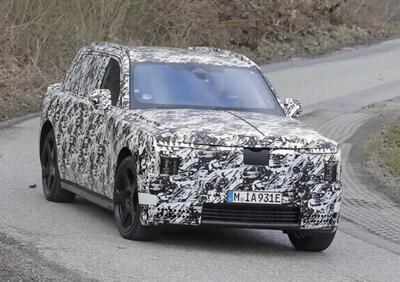 Rolls-Royce Cullinan elettrica: il cofano si apre come non avete mai visto su un'auto