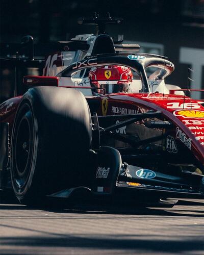 F1, Ala Macarena e non solo: ecco la nuova Ferrari SF-26 che vuole stupire a Miami con una novit&agrave; nascosta sotto il cofano