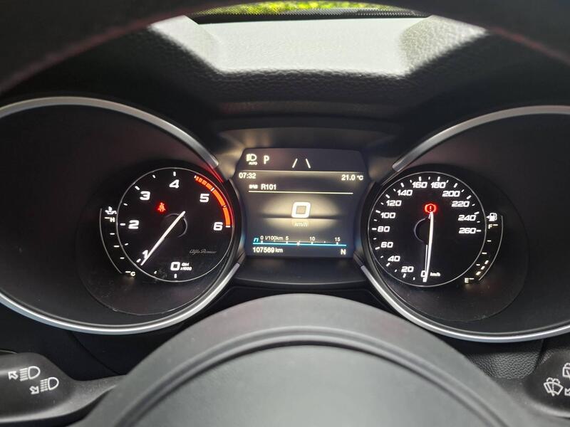 Alfa Romeo Stelvio usata a Brescia (6)