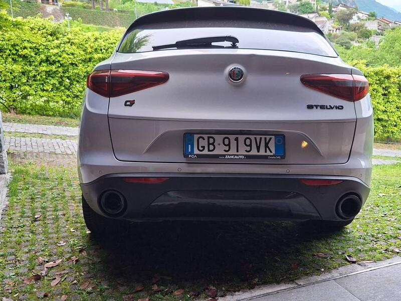 Alfa Romeo Stelvio usata a Brescia (12)
