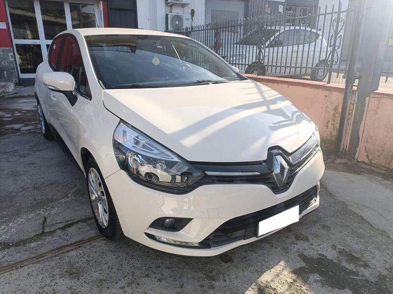 Renault Clio usata a Napoli (2)