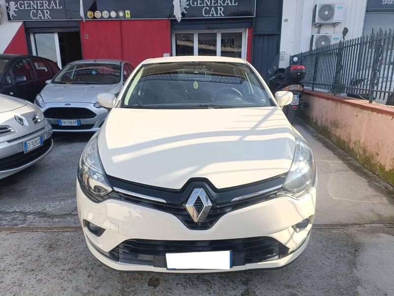 Renault Clio usata a Napoli (3)