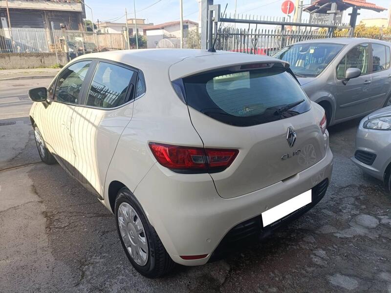 Renault Clio usata a Napoli (6)
