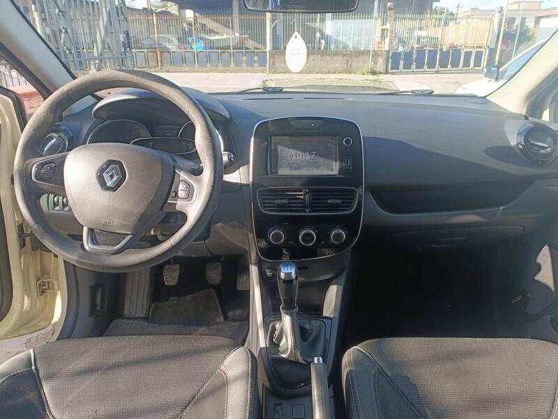 Renault Clio usata a Napoli (7)