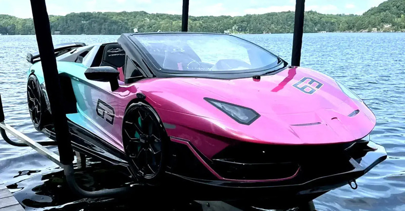 Qualcuno ha trasformato una Lamborghini Aventador SVJ in una barca (ed &egrave; stata appena venduta)