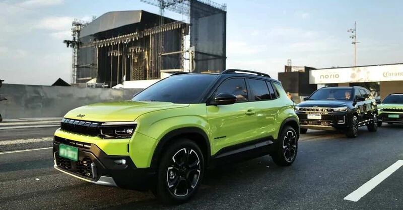 Nuova Jeep Avenger 2026: il restyling svela design, motori e novit&agrave; del SUV best seller