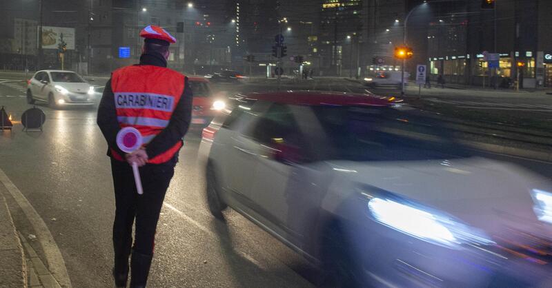 Multe stradali: con la notifica digitale cambiano tempi e regole. Dall'app IO alla raccomandata, la guida completa