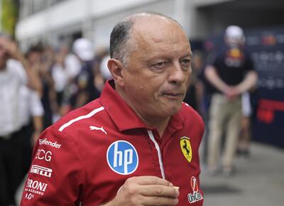 &ldquo;Da oggi teniamo l'ala Macarena sulla macchina&rdquo;: Vasseur svela l'arma segreta (in attesa dell'ADUO) della Ferrari a Miami