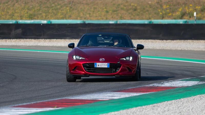 Mazda MX-5 a Varano: una tonnellata di pura felicit&agrave;, in un mondo che ha dimenticato cosa significa