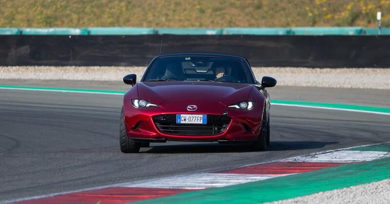 Mazda MX-5 a Varano: una tonnellata di pura felicit&agrave;, in un mondo che ha dimenticato cosa significa