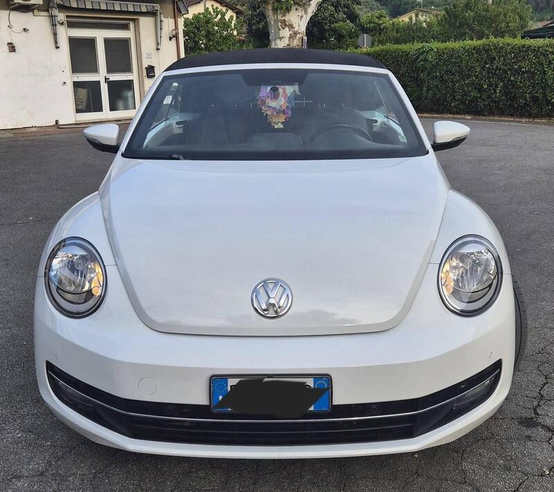 Volkswagen Maggiolino Cabrio usata a Lucca