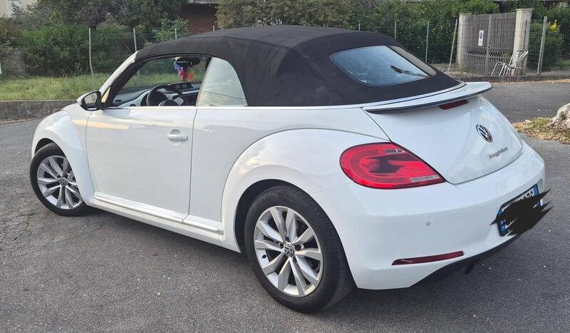 Volkswagen Maggiolino Cabrio usata a Lucca (5)