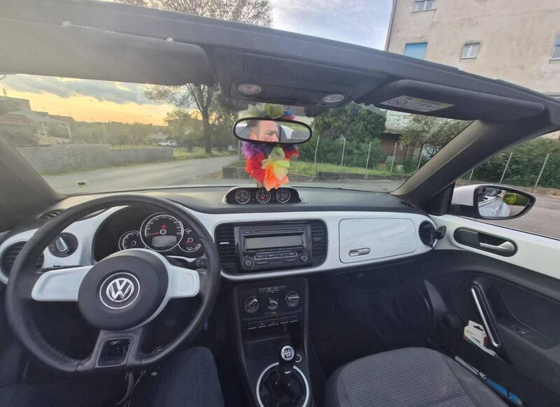 Volkswagen Maggiolino Cabrio usata a Lucca (9)