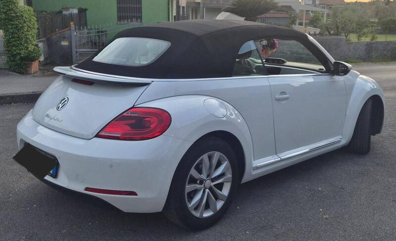 Volkswagen Maggiolino Cabrio usata a Lucca (10)