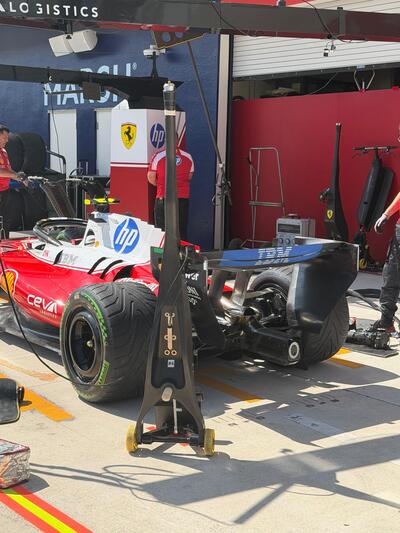 F1. Ferrari fa scuola, ma la FIA prepara il bando: la verit&agrave; sul 'piano' di Maranello che ha fatto infuriare i rivali che ora la copiano