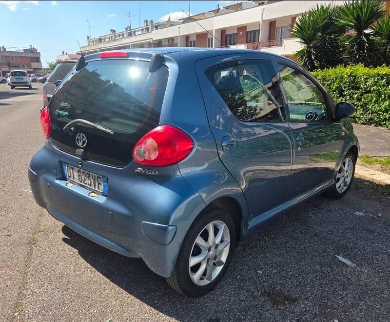 Toyota Aygo usata a Roma (2)