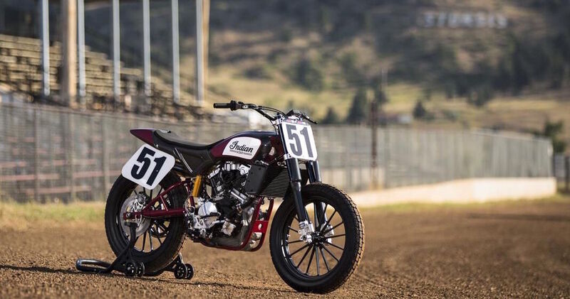 Roland Sands svela la Indian FTR750 e cade sul pubblico