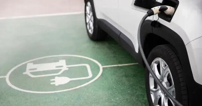 NIO accelera sull&rsquo;elettrico: la nuova architettura a 900 Volt cambia autonomia e tempi di ricarica