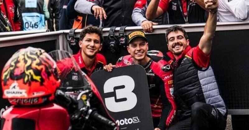 MotoGP 2026. GP di Francia. Matteo Bertelle torna sul podio un anno dopo l'incidente: "Ho pianto nell'ultimo giro, non ho mai mollato"