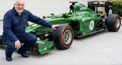 Si costruisce una Formula 1 in garage partendo da una scocca rotta: ci ha messo 10 anni e 166.000 euro