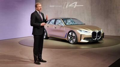 L&rsquo;uomo che ha traghettato BMW nell&rsquo;era elettrica se ne va: addio a Oliver Zipse