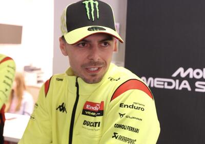 MotoGP 2026. GP di Catalunya. Fabio Di Giannantonio risponde ad Acosta: Io vado in pista per battere tutti, sia chi sia. Lo sguardo? Volevo controllare che non mi passasse, fine