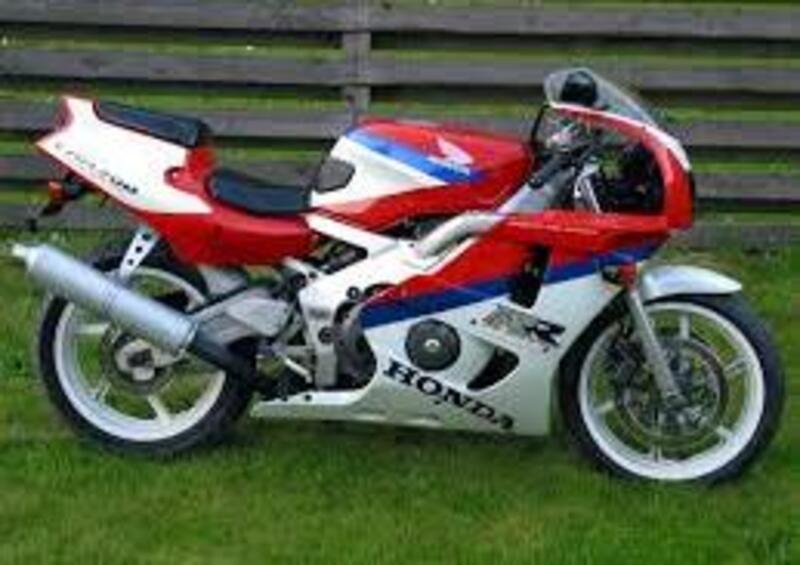 Honda CBR 400 RR CBR 400 RR (3)