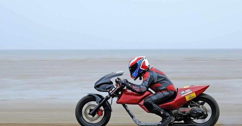 Alfie Barraclough, il dodicenne di Bradford che ha conquistato Pendine Sands