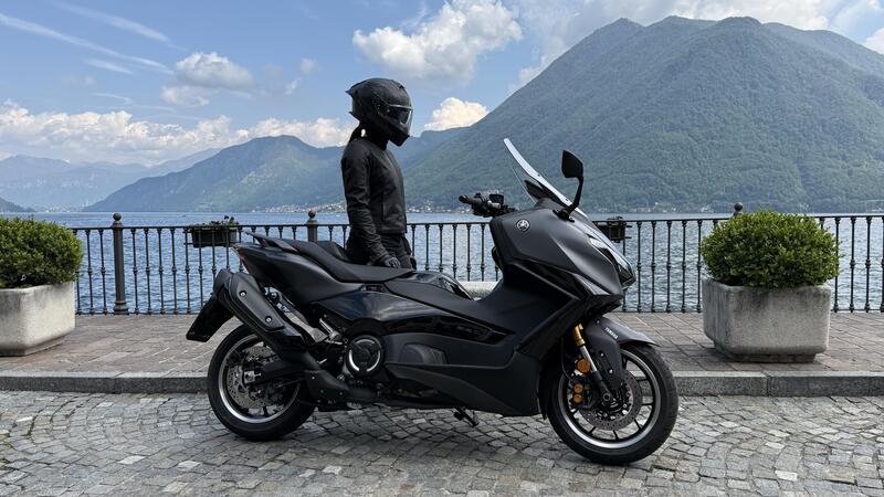 Yamaha TMAX 2026, la prova: il re degli scooter sportivi alza ancora l&rsquo;asticella [VIDEO e GALLERY]