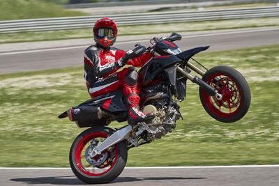 Pi&ugrave; nera, pi&ugrave; arrabbiata, pi&ugrave; Hyper: arriva la Ducati 698 Mono Nera