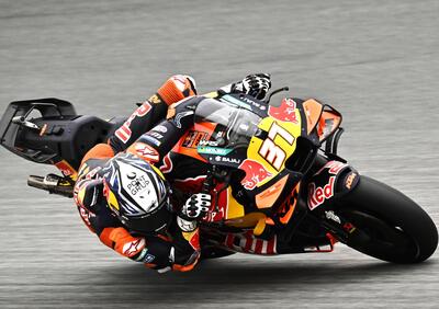 MotoGP 2026. GP di Catalunya. Pista senza grip, la pole è di Pedro Acosta, sorpresa: 2° Franco Morbidelli, indietro Aprilia e Pecco Bagnaia [CLASSIFICA]
