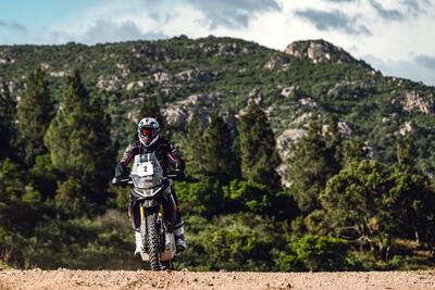 Sardegna Rally Raid. Day2: Jacopo Cerutti, Aprilia, Pietro Degiacomi, KTM, al comando del Rally, del Raid TT e della prima di Motorally