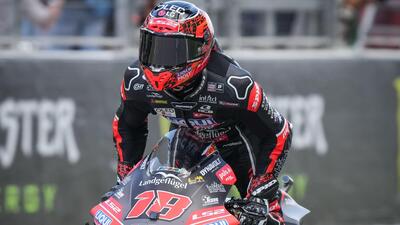 MotoGP 2026. GP di Catalunya. Moto2: Manu Gonzalez vince su Celestino Vietti, decisivo il calo delle gomme. Podio in rimonta per Izan Guevara, ottima gara di Luca Lunetta [CLASSIFICA]