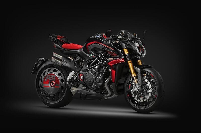 MV Agusta Brutale 1000 ABT, l'abbiamo vista dal vivo al Fuoriconcorso di Villa del Grumello