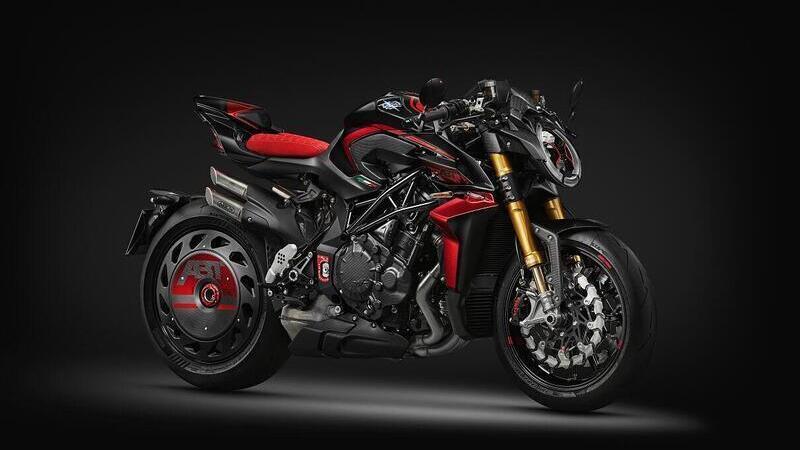 MV Agusta Brutale 1000 ABT, l'abbiamo vista dal vivo al Fuoriconcorso di Villa del Grumello