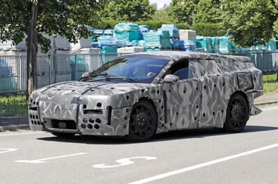 Ferrari elettrica: il prototipo camuffato continua i test su strada, il debutto sempre pi&ugrave; vicino  